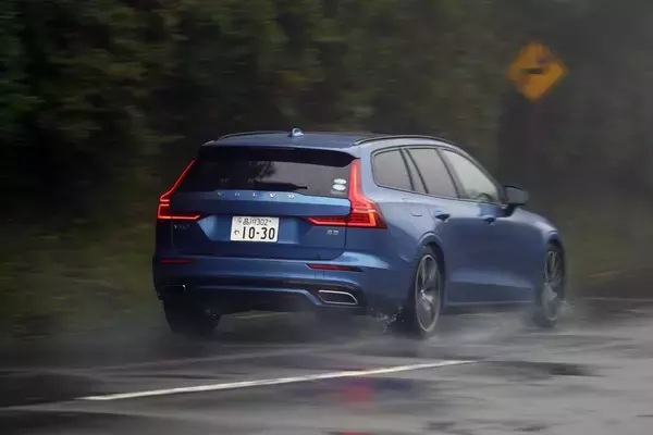 「【試乗】「XC60 B6」「V60 B5」2台のR-Designにボルボの「安全性の次」が見えた！」の画像