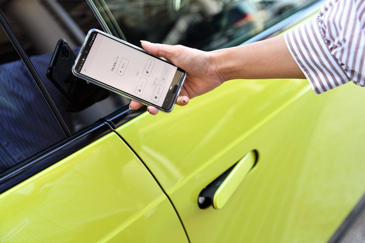 平成に全盛だった「先進機能」がもう古い！　アッという間に「時代遅れ」になったクルマの機能４つ