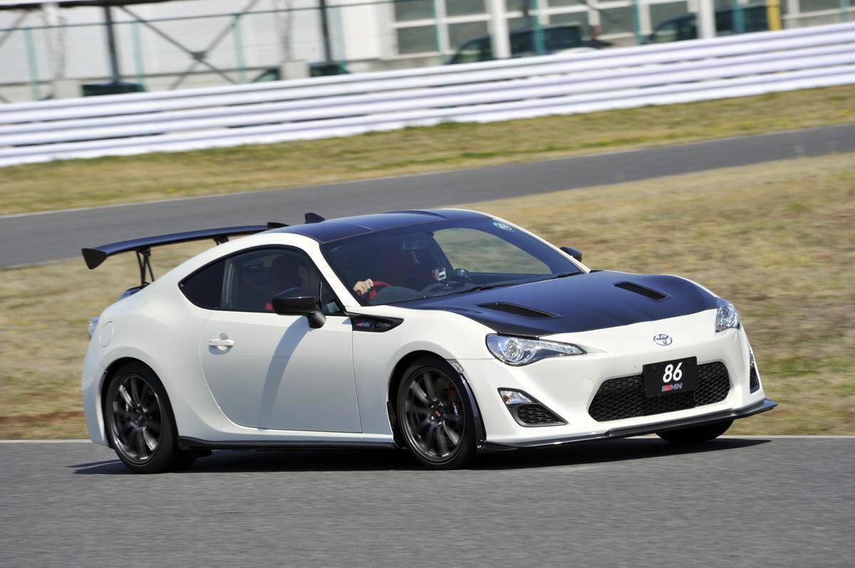 新型BRZの発表で中古車相場に異変! 初代86&BRZの価格が「上昇」の