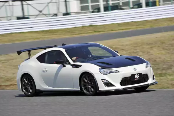「新型BRZの発表で中古車相場に異変！　初代86＆BRZの価格が「上昇」の兆し」の画像