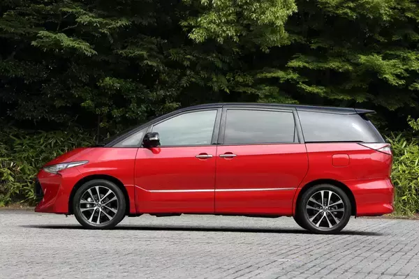 「トヨタ・エスティマの歴史と最終モデルの魅力を紹介！」の画像