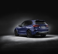 BMW X5 M＆X6 Mにマットカラー＆カーボンアイテムを採用した限定車「ファーストエディション」を設定し発売