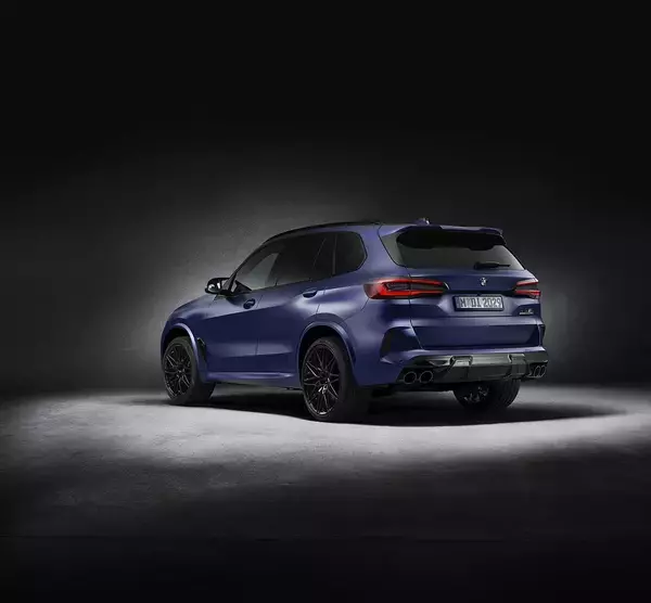 BMW X5 M＆X6 Mにマットカラー＆カーボンアイテムを採用した限定車「ファーストエディション」を設定し発売