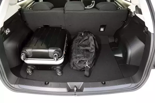 「想像より影響は大きい！　日常的にやりがちなクルマの燃費を悪化させる行為６つ」の画像