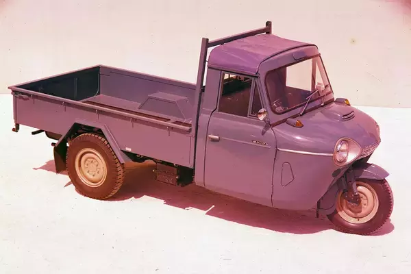 デザインの「マツダ」は昔から！　初の自動車「３輪トラック」がいま見てもイケてた