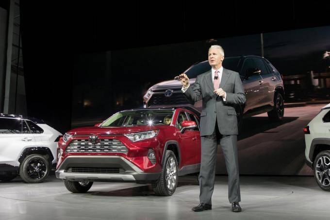 日本でも「主要車種」なのに海外で発表！　国産メーカーは日本市場を軽視しているのか？