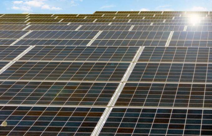 政府はホントに本気？　2030年の「脱・純ガソリンエンジン車」が非現実感を伴うワケ