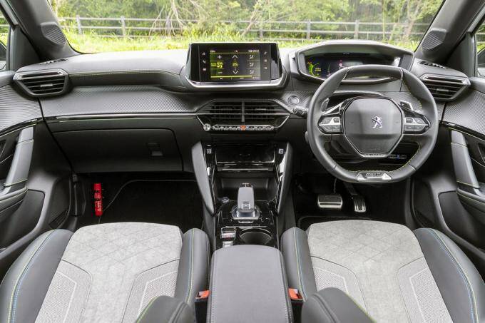 見た目！　使い勝手！　運転のしやすさ！　三拍子揃った「女性にオススメ」2020年登場の最新車７台