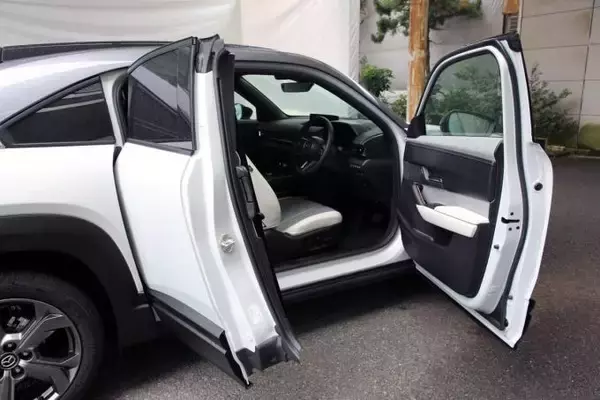 「見た目！　使い勝手！　運転のしやすさ！　三拍子揃った「女性にオススメ」2020年登場の最新車７台」の画像