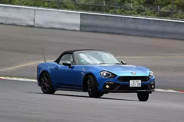 「レーシングドライバーが「本当の」意味を解説！　誤解だらけの「ステア特性」用語３つ」の画像