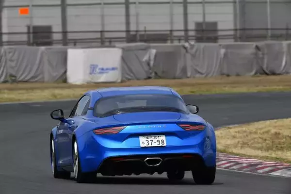 「レーシングドライバーが「本当の」意味を解説！　誤解だらけの「ステア特性」用語３つ」の画像