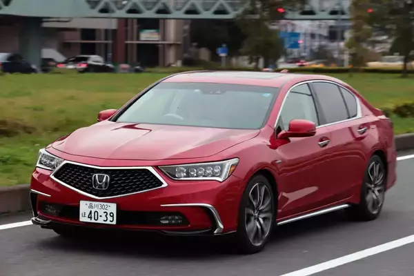 「夢の高級車が100万円台の衝撃！　驚くべき「価格下落」の中古ハイエンドカー３台」の画像