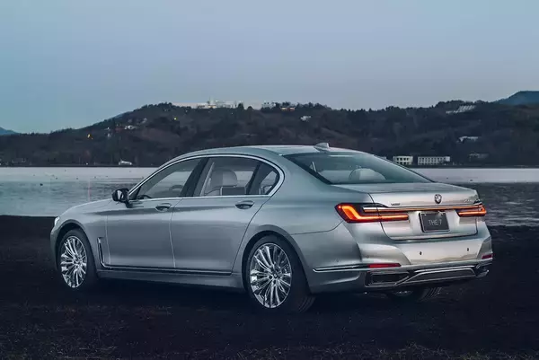 日本とドイツの融合！　BMW７シリーズに限定車「ピュアメタルエディション」をオンライン限定発売