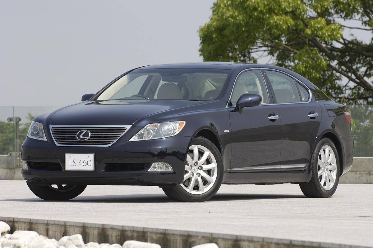 「走り」だけがクルマの価値じゃない！　レーシングドライバーが重視する５つの「後席」の条件とは