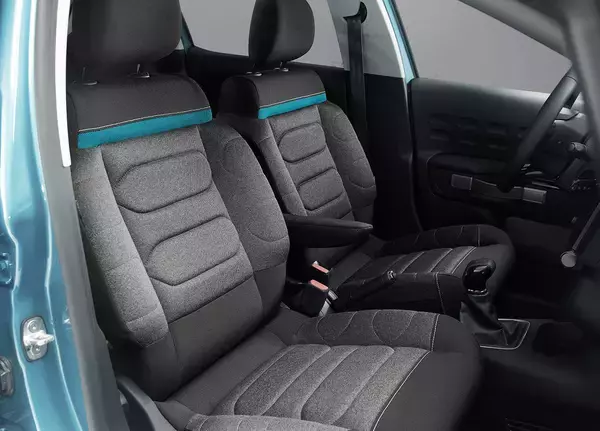 「内外装を刷新！　新世代デザインを採用したシトロエンC3の改良モデルが登場」の画像