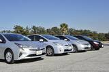 「世界的なクルマの電動化の流れ！　それでも日本で人気の「ハイブリッド車」が海外で普及しないワケ」の画像1