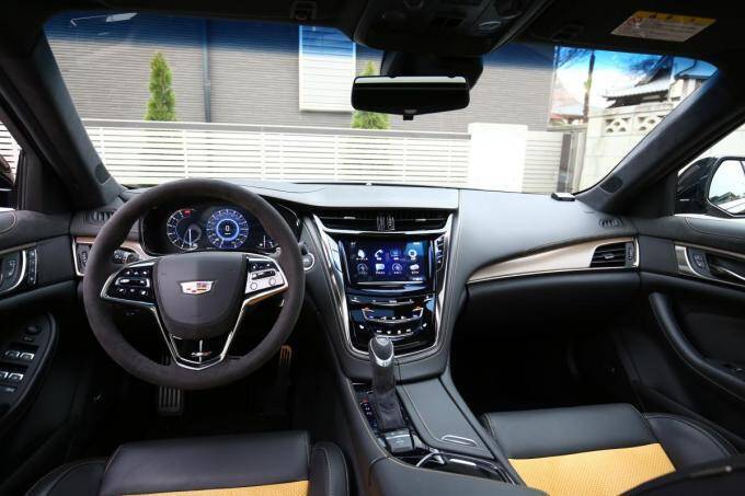 4ドアの「セダン」なのに「怪物」！　500馬力オーバーの衝撃エンジンを積んだ３台