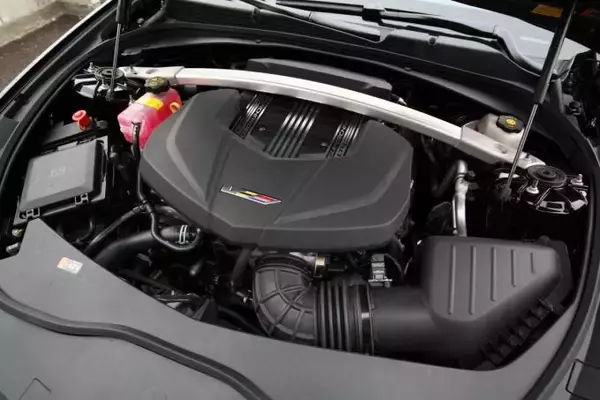 「4ドアの「セダン」なのに「怪物」！　500馬力オーバーの衝撃エンジンを積んだ３台」の画像