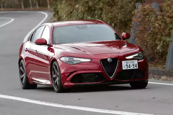 「4ドアの「セダン」なのに「怪物」！　500馬力オーバーの衝撃エンジンを積んだ３台」の画像