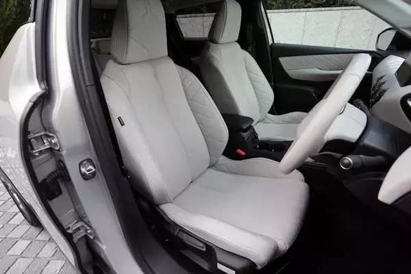 「流行に敏感な女子なら「いち早く」乗っておきたい！　日本で買えるオシャレEV５台」の画像