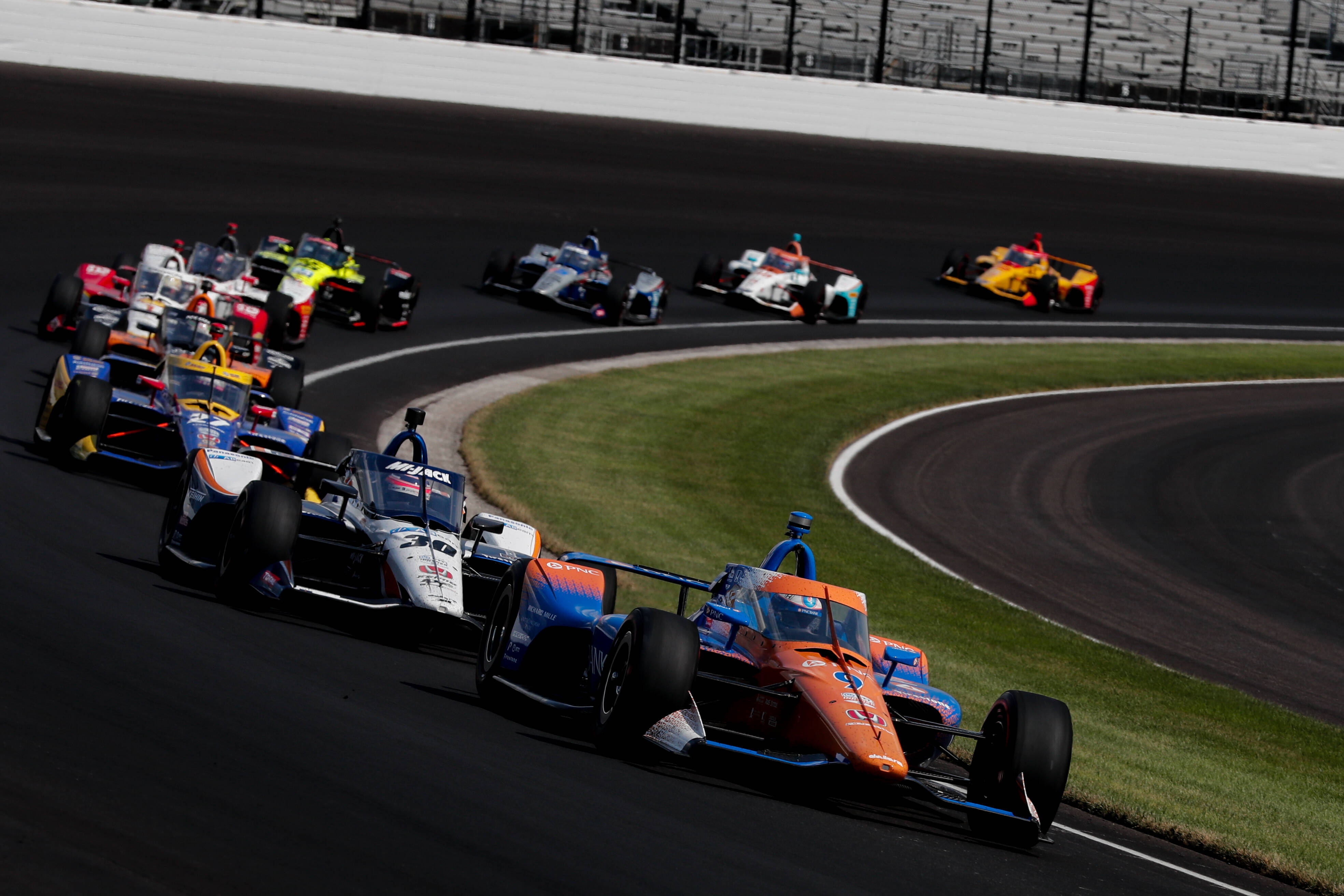 素人目には同じに見える！　「F1」と「インディカー」は何が違うのか？