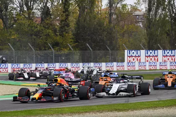 「素人目には同じに見える！　「F1」と「インディカー」は何が違うのか？」の画像