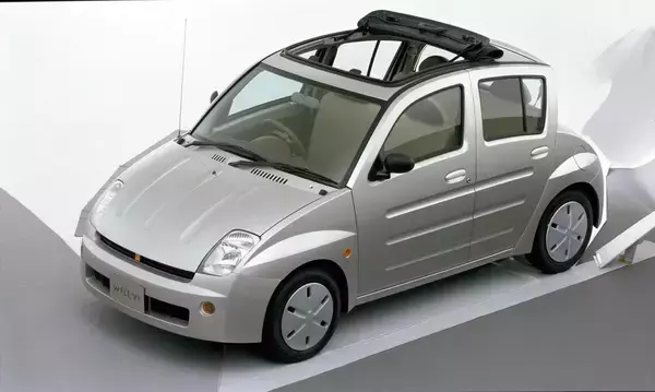 当時は「ぶっ飛びすぎてて」ムリ！　でもいま見ると「オシャレにしか見えない」奇抜コンセプトのクルマ５台