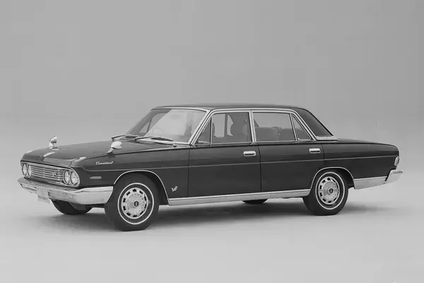 「単なる「高級車」以上の使命があった！　トヨタ・センチュリーを途絶えさせてはいけないワケ」の画像