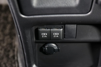 いま急増中の「車内仕事」！　より快適な「オフィス環境」を実現できる国産車トップ５