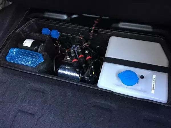 「市販車なのに「タイムを出す」ヒントまで！　欧州スポーツの「取り扱い説明書」が衝撃だった」の画像