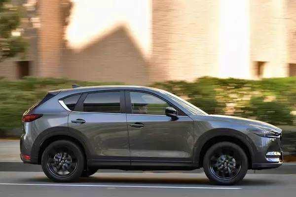 「【試乗】「聞けば」地味も「乗れば」地味にあらず！　改良型マツダCX-5の「カタログじゃわからない」進化を実感」の画像