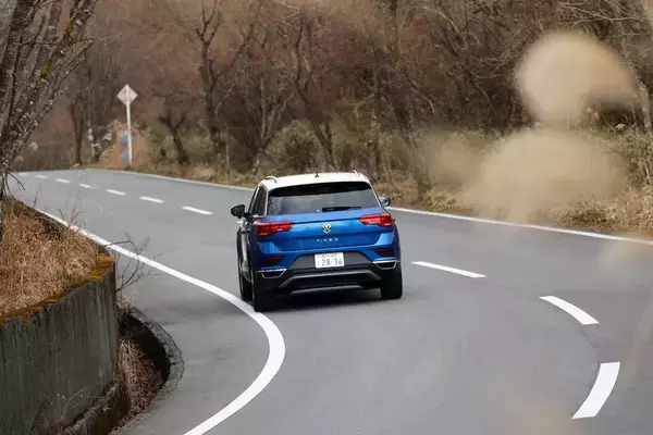 「【試乗】VWの新型SUV「Tクロス」＆「Tロック」の走りやいかに？　名前は似てても走りの差は大きかった」の画像