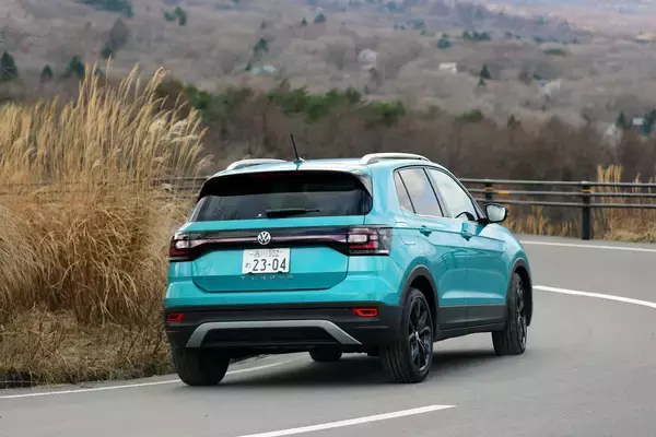 「【試乗】VWの新型SUV「Tクロス」＆「Tロック」の走りやいかに？　名前は似てても走りの差は大きかった」の画像