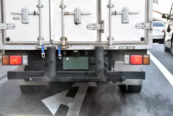 「製造時も含めればEVやPHEVはCO2排出量が多い！　それでもクルマの「電動化」を促進すべき理由」の画像