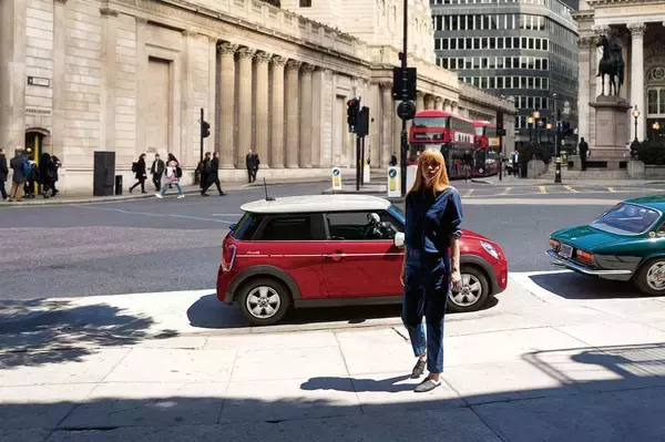 「ミニ・クーパーの限定車「ピカデリーエディション」が発売！　２月末までの期間限定モデル」の画像