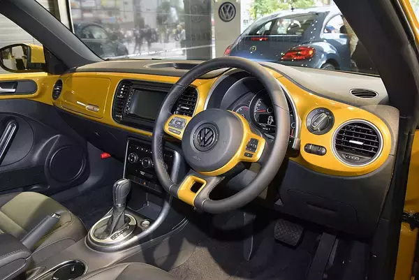 「乗ってるクルマで見る目も変わる！　印象をプラスにもっていく「200万円以下」の中古車５選」の画像