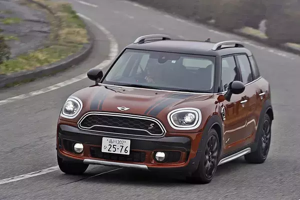 「乗ってるクルマで見る目も変わる！　印象をプラスにもっていく「200万円以下」の中古車５選」の画像