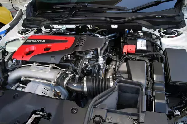 「「内燃機関」中毒者の心に刺さる！　新車で買える圧倒的に気持ちいい「国産エンジン車」７選」の画像