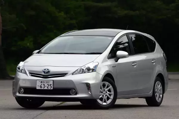 「花見も流星観測も思いのまま！　中古がオイシイ巨大ガラスルーフをもつ国産車３選」の画像