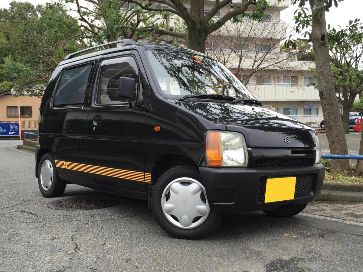 花見も流星観測も思いのまま！　中古がオイシイ巨大ガラスルーフをもつ国産車３選