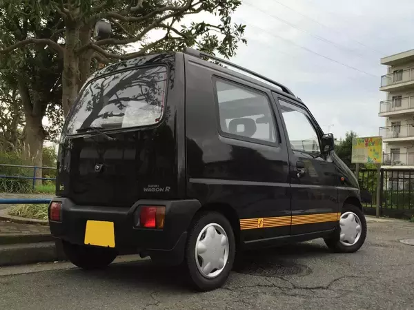 「花見も流星観測も思いのまま！　中古がオイシイ巨大ガラスルーフをもつ国産車３選」の画像