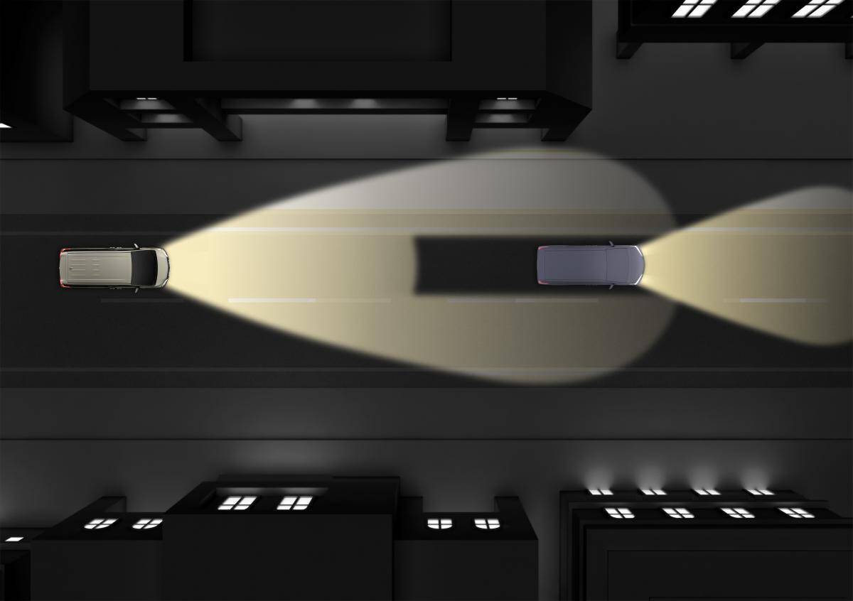 いま新車を買うなら「本当に」付けるべき「安全装備」をレーシングドライバーが指摘！