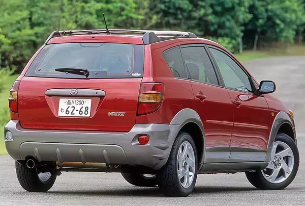 「海外メーカーのブランド力に頼っても売れなかった「悲運の共同開発車」３選」の画像