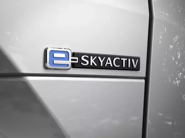 電気自動車の「将来性」に疑問符！　MX-30 EVに乗ったレーシングドライバーの本音