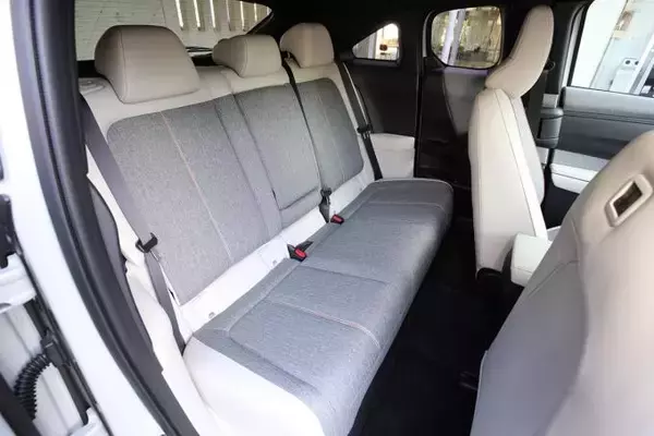 「電気自動車の「将来性」に疑問符！　MX-30 EVに乗ったレーシングドライバーの本音」の画像