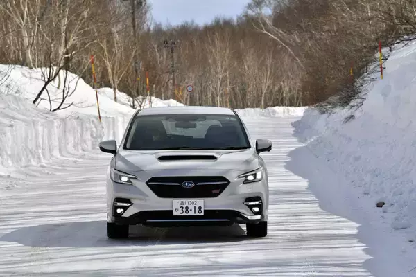 「【試乗】新型レヴォーグで雪を求めてロングドライブ！　「疲労の少なさ」と「走る楽しさ」は圧巻」の画像