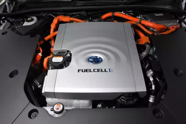 「【試乗】新型MIRAIは完成度の高い「高級車」！　FCV「だから」を言い訳にしない圧倒的な実力とは」の画像