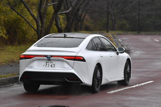 【試乗】新型MIRAIは完成度の高い「高級車」！　FCV「だから」を言い訳にしない圧倒的な実力とは