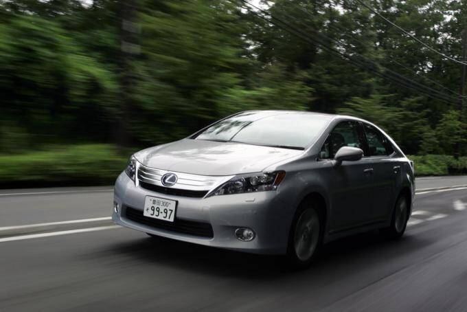 渾身のハイブリッド専用車！　トヨタSAIとレクサスHSはなぜ１代で消えたのか？