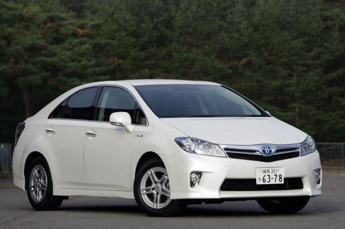 渾身のハイブリッド専用車！　トヨタSAIとレクサスHSはなぜ１代で消えたのか？